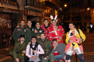 Imágenes de los disfraces de la Nochevieja de 2017 en Pamplona