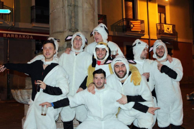 Imágenes de los disfraces de la Nochevieja de 2017 en Pamplona