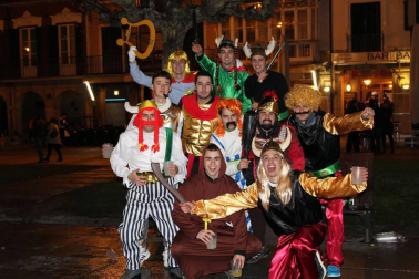 Imágenes de los disfraces de la Nochevieja de 2017 en Pamplona