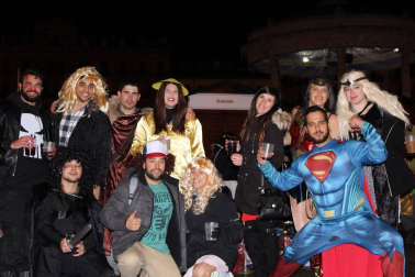 Imágenes de los disfraces de la Nochevieja de 2017 en Pamplona