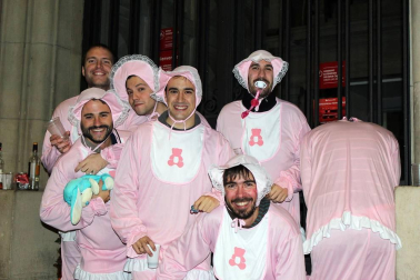 Imágenes de los disfraces de la Nochevieja de 2017 en Pamplona
