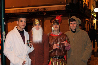 Imágenes de los disfraces de la Nochevieja de 2017 en Pamplona