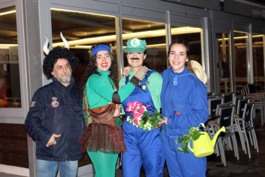 Imágenes de los disfraces de la Nochevieja de 2017 en Pamplona