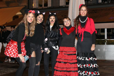 Imágenes de los disfraces de la Nochevieja de 2017 en Pamplona