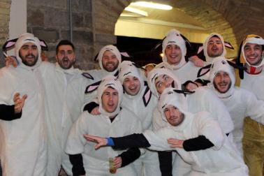 Imágenes de los disfraces de la Nochevieja de 2017 en Pamplona