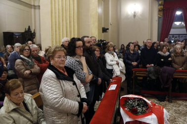 La Cofradía de San Saturnino fue la encargada de amenizar una liturgia que terminó con la tradicional jota.