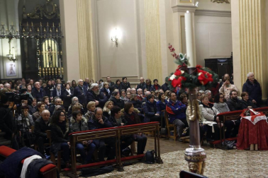 La Cofradía de San Saturnino fue la encargada de amenizar una liturgia que terminó con la tradicional jota.