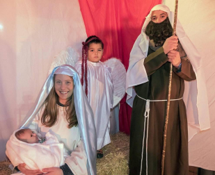 Peñaguda hizo posible en Estella dos horas de cabalgata en la que los Reyes Magos cumplieron con los sueños infantiles