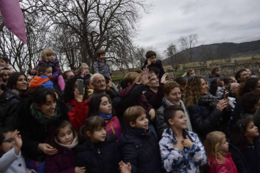 Imágenes de la llegada de los Reyes Magos a Pamplona, desde el puente de la Magdalena al Ayuntamiento.