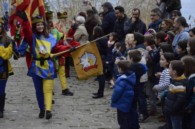 Imágenes de la llegada de los Reyes Magos a Pamplona, desde el puente de la Magdalena al Ayuntamiento.