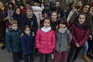 Imágenes de la llegada de los Reyes Magos a Pamplona, desde el puente de la Magdalena al Ayuntamiento.