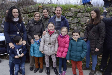 Imágenes de la llegada de los Reyes Magos a Pamplona, desde el puente de la Magdalena al Ayuntamiento.