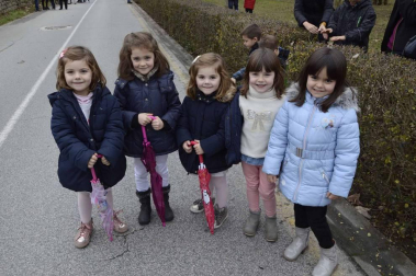 Imágenes de la llegada de los Reyes Magos a Pamplona, desde el puente de la Magdalena al Ayuntamiento.
