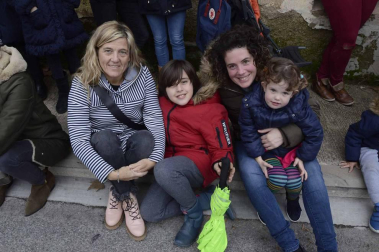Imágenes de la llegada de los Reyes Magos a Pamplona, desde el puente de la Magdalena al Ayuntamiento.