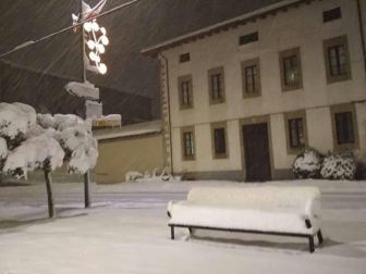 Imágenes enviadas por los lectores de Diario de Navarra de las luvias y las nieves del 6 de enero de 2018.