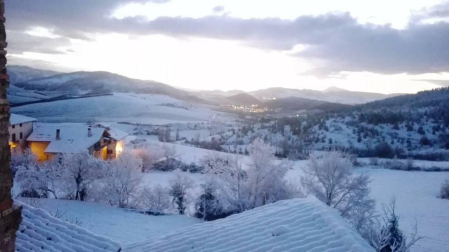 Imágenes enviadas por los lectores de Diario de Navarra de las luvias y las nieves del 6 de enero de 2018.