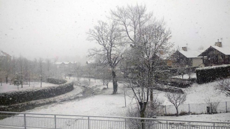 Imágenes enviadas por los lectores de Diario de Navarra de las luvias y las nieves del 6 de enero de 2018.