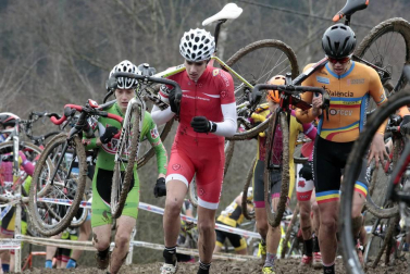 La localidad guipuzcoana de Legazpi ha acogido la gran cita del calendario nacional de ciclocross.
