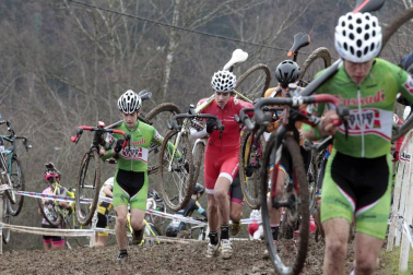 La localidad guipuzcoana de Legazpi ha acogido la gran cita del calendario nacional de ciclocross.