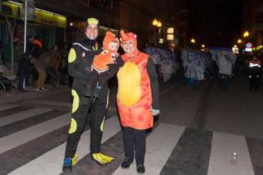 La capital ribera celebró este sábado el primer desfile en sus fiestas que acabarán este domingo con un nuevo pasacalles a partir de las 12.00 horas