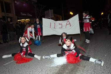 La capital ribera celebró este sábado el primer desfile en sus fiestas que acabarán este domingo con un nuevo pasacalles a partir de las 12.00 horas