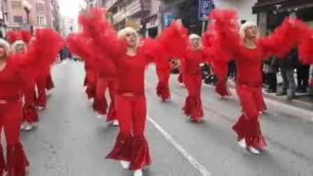 Grupo de danzas de Tudela en el desfile de Carnaval