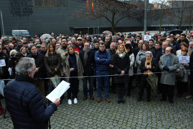 Víctimas de ETA advierten en Pamplona del "nuevo relato que quiere limpiar el pasado"