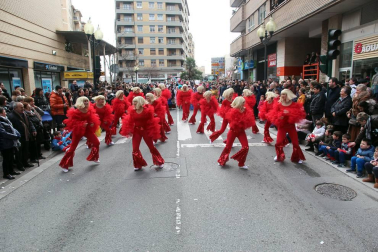 Colorido por las calles de la capital ribera durante los Carnavales celebrados el domingo 11 de febrero.