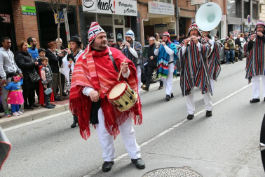 Colorido por las calles de la capital ribera durante los Carnavales celebrados el domingo 11 de febrero.