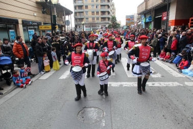 Colorido por las calles de la capital ribera durante los Carnavales celebrados el domingo 11 de febrero.