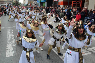 Colorido por las calles de la capital ribera durante los Carnavales celebrados el domingo 11 de febrero.