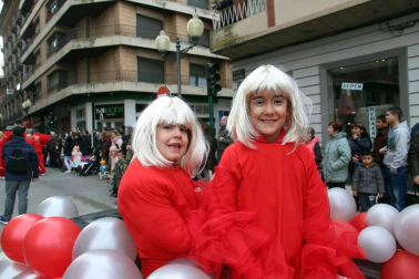 Colorido por las calles de la capital ribera durante los Carnavales celebrados el domingo 11 de febrero.