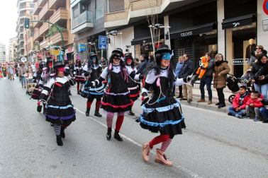 Colorido por las calles de la capital ribera durante los Carnavales celebrados el domingo 11 de febrero.