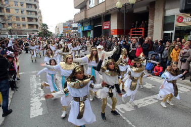 Colorido por las calles de la capital ribera durante los Carnavales celebrados el domingo 11 de febrero.