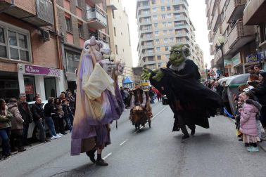 Colorido por las calles de la capital ribera durante los Carnavales celebrados el domingo 11 de febrero.