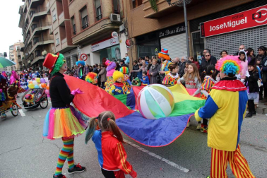 Colorido por las calles de la capital ribera durante los Carnavales celebrados el domingo 11 de febrero.
