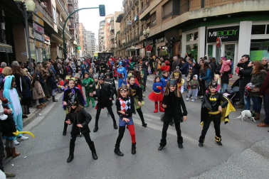 Colorido por las calles de la capital ribera durante los Carnavales celebrados el domingo 11 de febrero.