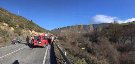 Dos conductores han resultado heridos en una colisión frontal en el kilómetro 1 de la NA-127 entre Liédena y Sangüesa, en el término de Liédena.