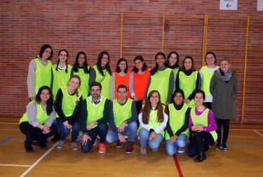 El Servicio de Deportes de la Universidad de Navarra organizó la segunda edición de la Carrera Niños Contra el Cáncer, denominada 'La Carrera de los Valientes', en la que tomaron parte en torno a los 800 participantes de los cuales la cuarta parte eran menores de 14 años. El objetivo de la carrera fue recaudar fondos para los tratamientos oncológicos de niños sin recursos en la Clínica Universidad de Navarra y dar a conocer el trabajo de la asociación 'Niños contra el Cáncer' entre la comunidad universitaria y la población general.