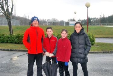 El Servicio de Deportes de la Universidad de Navarra organizó la segunda edición de la Carrera Niños Contra el Cáncer, denominada 'La Carrera de los Valientes', en la que tomaron parte en torno a los 800 participantes de los cuales la cuarta parte eran menores de 14 años. El objetivo de la carrera fue recaudar fondos para los tratamientos oncológicos de niños sin recursos en la Clínica Universidad de Navarra y dar a conocer el trabajo de la asociación 'Niños contra el Cáncer' entre la comunidad universitaria y la población general.