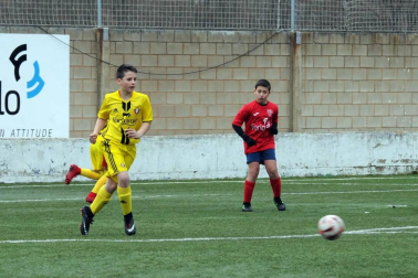 El C.D. San Adrián organizó el pasado fin de semana el primer Torneo Nacional Villa de San Adrián de fútbol, dirigido a las categorías 2006 y 2008. Además del equipo local también participaron otros clubes como el Athletic de Bilbao, Logroño, Osasuna, San Marcial, Izarra, Casco Viejo, Gazte Berriak, La Riera, Mutilvera o Inter Vista Alegre, que dejaron una buena jornada de fútbol en el campo Municipal.