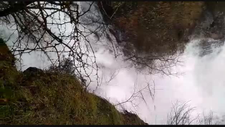 Salto de agua en el puerto de Urbasa