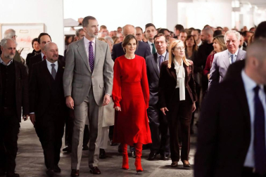 Los Reyes han llegado este jueves a Ifema para la inauguración de la feria ArcoMadrid '18 en su tradicional visita que, en esta ocasión, estaba marcada por la retirada de una obra de la galería Helga de Alvear.
