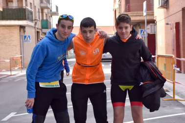 El domingo 18 de febrero y bajo la organización del consistorio local, se celebró la sexta edición del Duatlón de Valtierra. A la cita acudieron 250 aficionados, cifra récord de participación, que disfrutaron de una competición que une las disciplinas de ciclismo y atletismo. La prueba fue valedera para el Campeonato navarro.
