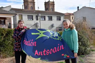 El domingo 18 de febrero y bajo la organización del consistorio local, se celebró la sexta edición del Duatlón de Valtierra. A la cita acudieron 250 aficionados, cifra récord de participación, que disfrutaron de una competición que une las disciplinas de ciclismo y atletismo. La prueba fue valedera para el Campeonato navarro.