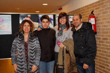 El sábado 17 de febrero, los seguidores del grupo teatral Yllana tuvieron la oportunidad de disfrutar de su último espectáculo, que recopila lo mejor de su repertorio. Sobre el escenario de la Casa de Cultura, el grupo madrileño dio buena muestra del humor corrosivo que tantos éxitos le ha reportado con su obra 'Lo mejor de Yllana'.