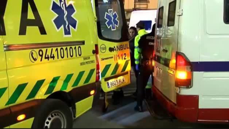 Fallece un ertzaina de 51 años durante la batalla de ultras en Bilbao