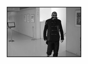 El espectador ve una ópera sobre el escenario, ¿Pero saber qué hay detrás de ese telón que se levanta? Nos colamos en los camerinos de Baluarte.