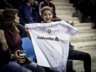 Imágenes del público que ha asistido al partido entre Helvetia Anaitasuna y Fuchse Berlín de Copa EHF.