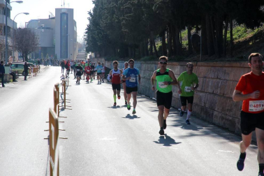 Imágenes de la 'IX Media Maratón Estela Navascués y 10 km Ciudad de Tudela'